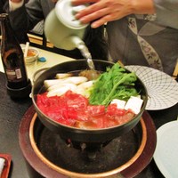 日本橋 伊勢重 - 煮詰まると出汁を足して…