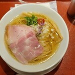 麦と麺助 - 真上から