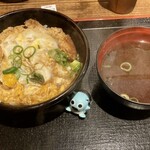 かつ丼 吉兵衛 - 肩ロースかつ丼普通盛玉子追加に赤だし