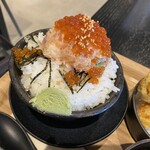 海鮮食堂KUTTA - プレミアムKUTTA丼
