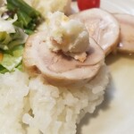 キッチン ブルー グローブ - バロンティーヌへポテサラ乗せて