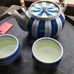 Aburimochi Honke Nemoto Kazariya - 時間と共に濃くなるお茶。ここは焦らずのんびりと、ね。