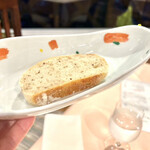 リストランテ ピノキオ - chef自家培養・荏胡麻入り柚子酵母パン