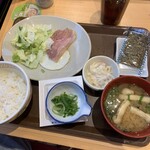 235966436 - 納豆ベーコンエッグ朝食　460円