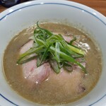 中華そば 西川 - 中華そば　青々としたネギが美しい