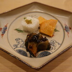 すし処 睦月 - 蕗の寿司、平貝明太子、わかめとイカの蕗味噌和え