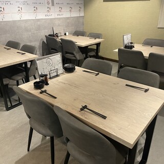 落ち着いた店内は、デートやグループ利用に貸切宴会もOK◎