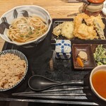 天ぷら 市 - 天ぷらうどん定食900円にかやくご飯を100円でプラス