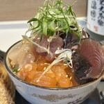 日本酒と湯葉と海鮮 神聖酒場 - 