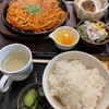 ふじとはち - 鉄板ナポリタン定食（690円）