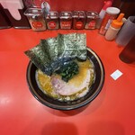 横浜家系総本山 吉村家直系店 ラーメン内田家 - 