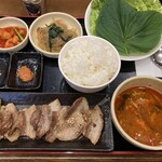 韓国料理 扶餘 - サムギョプサル定食
