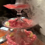 焔立つ肉寿司と牛タンタワー 肉処 双葉 三宮 - 