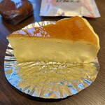 日髙屋製菓 - チーズケーキ300円。