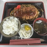 柳ヶ瀬本店 - あつあつ鉄板✖️とんかつ焼きそば