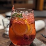 235993600 - レモンとベリーのトニックソーダ