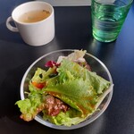 Cafe tori - パスタランチにセットのサラダとコンソメスープ