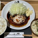 黒部トンテキ八角 - 富山駅店限定の月見トンバーグ定食