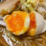 Nidaime Hama Hachi Dou - 特製醤油豚骨らーめん、麺300g、野菜マシ、ニンニク普通、背脂普通の味玉
