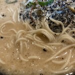 Nagoya Tonkotsu Sampou Teki Nashi - 麺は細麺ストレート