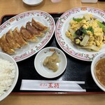 餃子の王将 - 肉と卵のいりつけ、ごはんセット、焼き餃子