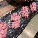 Kiwami Yakiniku Ozenya - 厚切り塩タン