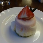 カフェ レックコート - イチゴムースのケーキ