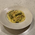 NALA - 中津産活ミル貝、タイラギ貝、恒見産牡蠣とアスパラガスの薪焼き フキノトウのサバイヨンソース