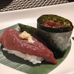 馬肉料理 和牛もつ鍋　姫桜 - 桜寿司２カン