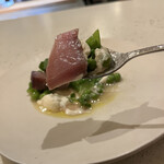 NALA - 鐘崎産ヨコワ鮪と季節の豆 自家製フロマージュ