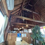 Motsuku - 高い天井の店内