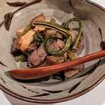 郷土料理ともん - ともんさんのジビエはホント処理が良いので初ジビエにオススメです。ハンバーグでジビエを食べてもなんのこっちゃないでしょ。濃いジビエハンバーグを出す方もいるけどね。