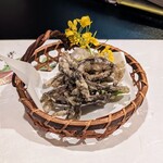 郷土料理ともん - 泥鰌の唐揚げ。最高のスナック