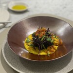 Maison DIA Mizuguchi - ブラックオリーブと詰めた北海道産真鱈の竹炭ベーニエ サフランクリームソース 白菜のブレゼ