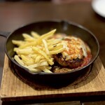 トラナス - 石焼きハンバーグ　チーズトッピング