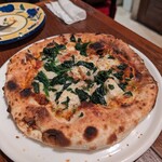 PIZZERIA E BAR BOSSO - カマンベールチーズとほうれん草の自家製ミートソースピッツァ 1,500円