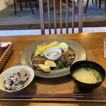 喫茶 九年母 - 朝食　￥700 コーヒー付