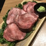 焼肉一心たん助 旦 - 