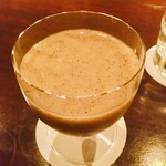 バー・ラ・ユロット - キウイとリキュールのカクテル