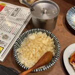 餃子と唐揚げの酒場 しんちゃん - 肉味噌と鬼おろしポン酢