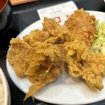 静岡郷土料理 やきとり 丸鶏HAKOZAKI - 鳥唐揚げが4個