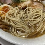 麺屋 船橋 - 麺屋悌顎製の平打ち中細ストレート麺