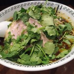 スパイス・ラー麺 卍力 秋葉原店 - スパイス・パクチーラー麺1130円(税込)