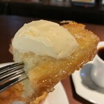 cafe de un - アイス乗せ、フレンチトースト、にゅ〜〜ん！