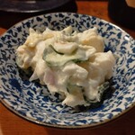 居酒屋あいちゃん - 突き出しのポテサラ