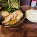 横浜家系 まるに家 - 