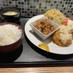 Toyama Shokudou - ハーフ&ハーフ(トンテキ&チキン南蛮)定食のライス中サイズ