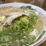 江ちゃんラーメン - スープに膜が…美味そう(@￣ρ￣@)