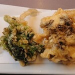 山田うどん - 舞茸と菜の花の天ぷら