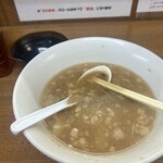 どでん - ご馳走さま〜！歳と共に「ライトな一杯」が好みになったのか、どでんのスープが変わったのかは定かでは無いが… 汁なしの方が良いのかも知れない。あ、どでんだと「油そば」か。